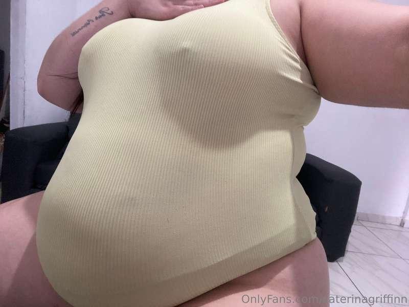 in which outfit does my belly look better in? also a lot mor..