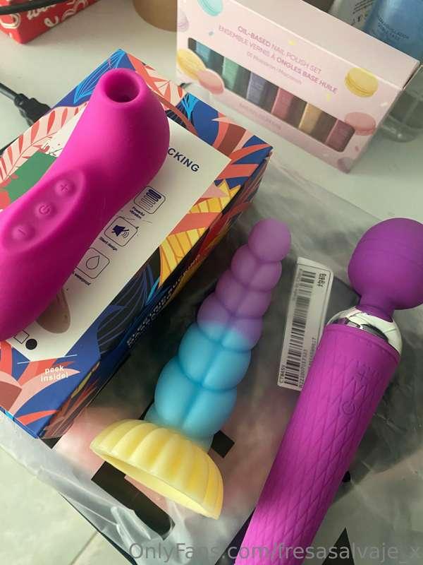 Me llegaron juguetitos nuevos 😳 ¿cuál uso primero? 🙈