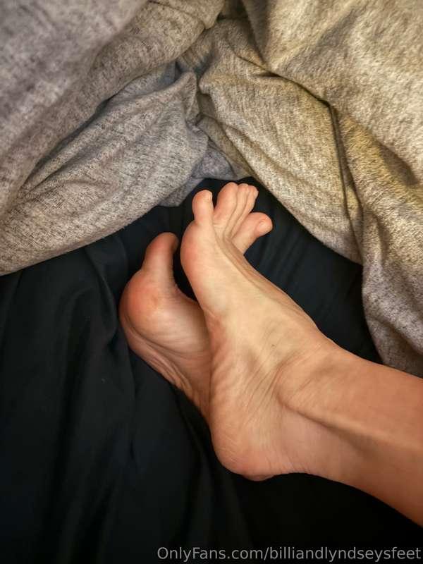 Bedroom toes 🦶