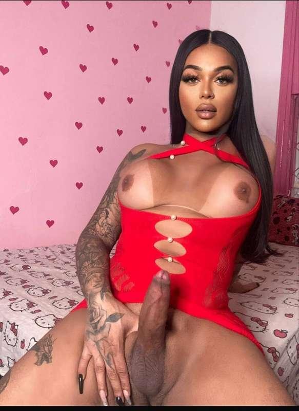 @tscarlaamaral is your new mommy! Total milf vibes! And if y..