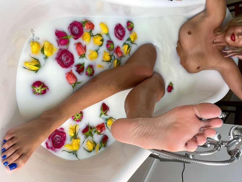 Come join me? 🥛👣