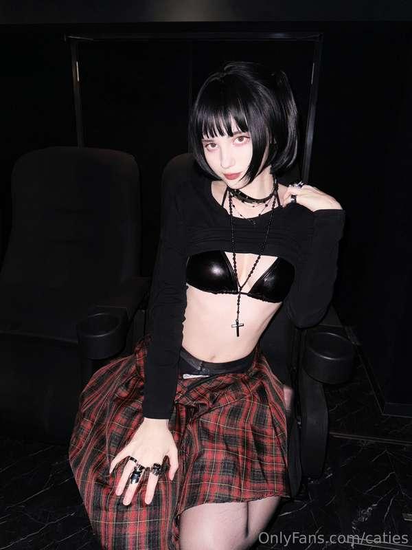 What movie would you take your gothkasa gf to go see? 