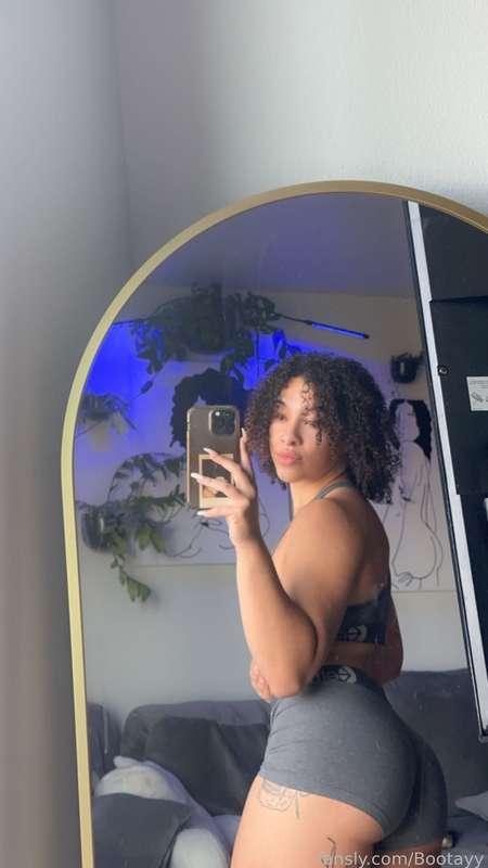 How have legs days been treating me ? 
#fyp #ass #cheeks #lightskin #fit