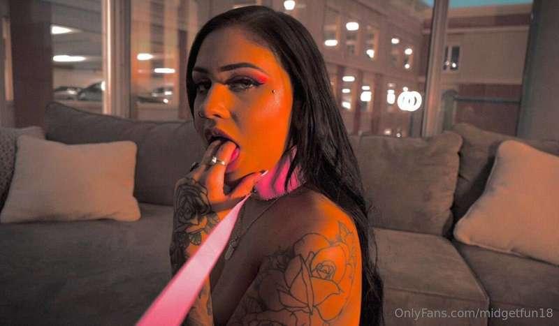 𝐎𝐌𝐆! 😱😰 𝐂𝐎𝐌𝐄 𝐅𝐎𝐑 𝐅𝐑𝐄𝐄 @scorpioprincessxx  𝐓𝐎 𝐒𝐄𝐄 𝐓𝐇𝐈𝐒 𝐇𝐎𝐑𝐍𝐘 ..