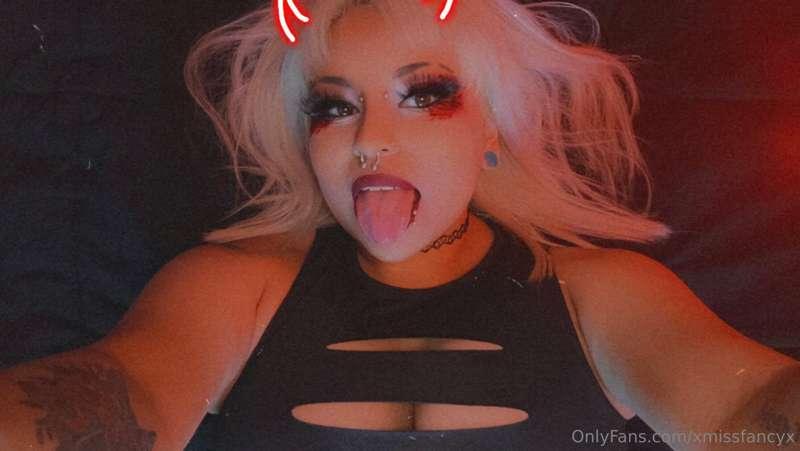 Forgot I had this top 😈🔥