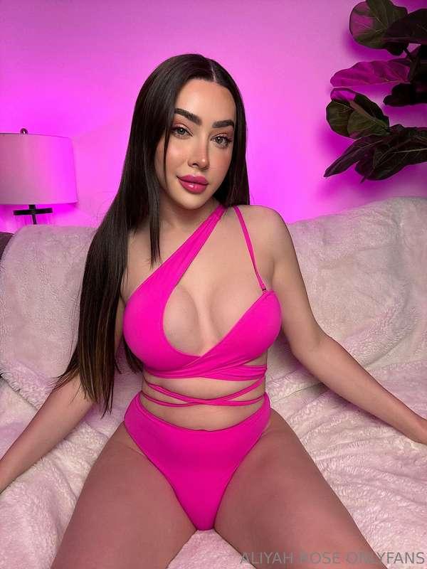Hey babe, I want to know which of my content is making you s..