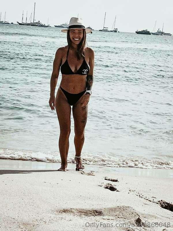 🌟🌊 I am in love with the atmosphere of the beach - the fresh..