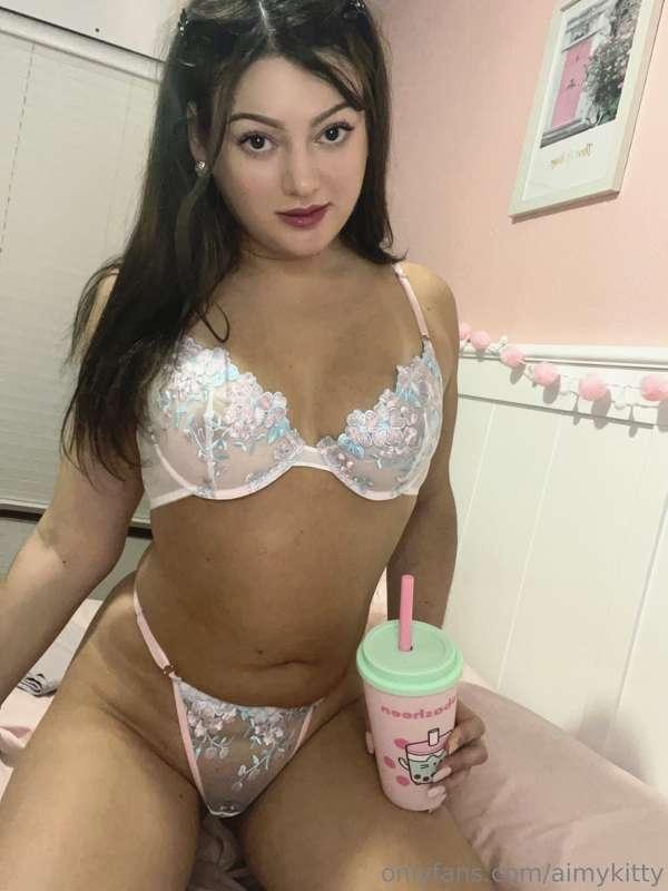 **Check your DM's to see what I've been upto today** 🤭