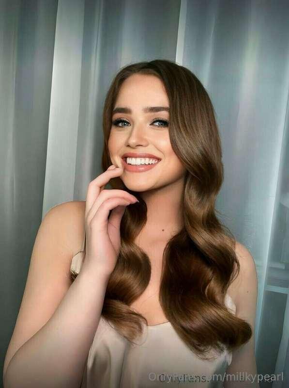 🔥@la_lanaaa IS WET RIGHT NOW💦💦💦
Little cutie @la_lanaaa is 1..