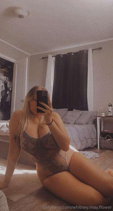 lemme know if you want me to do more lingerie pics 🫶🏼