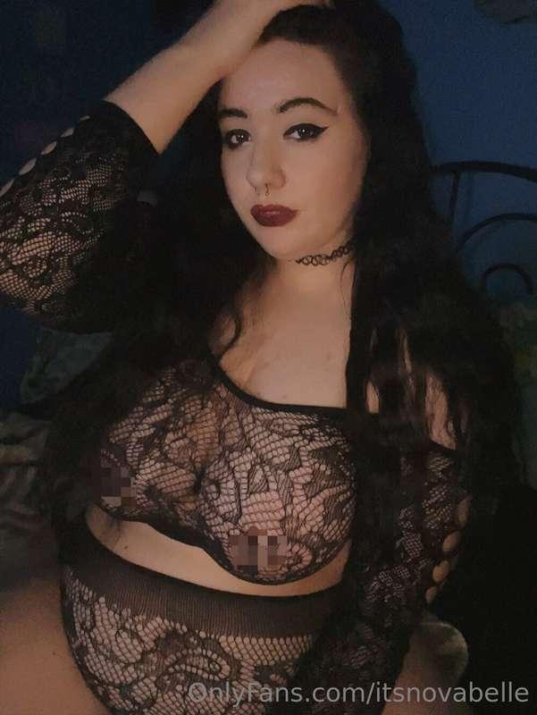 Do you like when this top is off of me or on me more? 😳