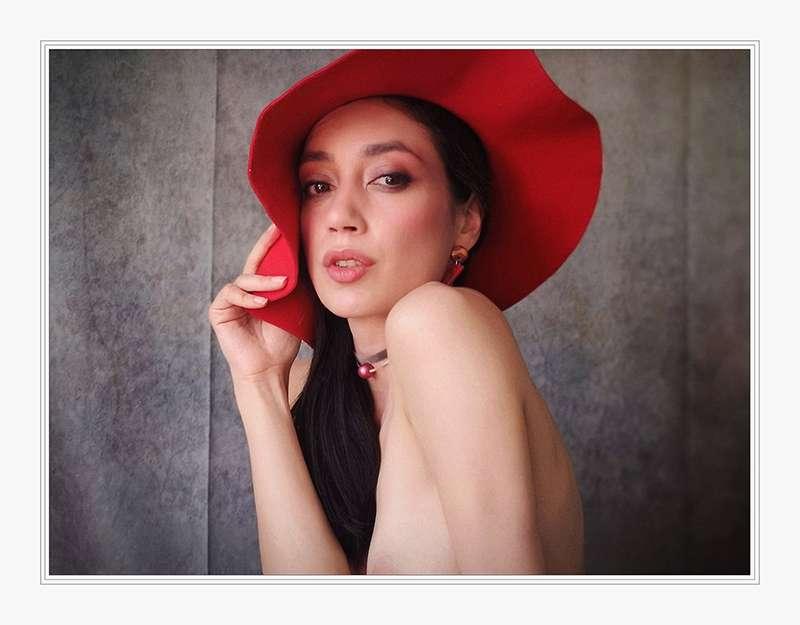 🌹 Unlock a set of elegantly sensuous topless shots from this..