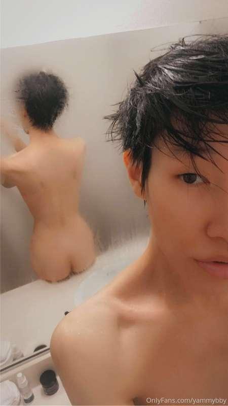 Just got out the shower. Goodnight everyone! I hope you drea..