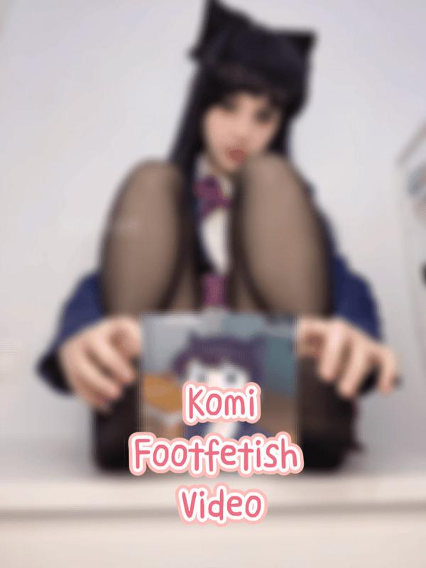 💌 Wanna see how Komi-san plays with you with her feet?👉🏻👈🏻💕

#komi #egirl #shy #babyface #video #footfetish #feet #cosplay #tights #legs #booty #nekogirl #catgirl