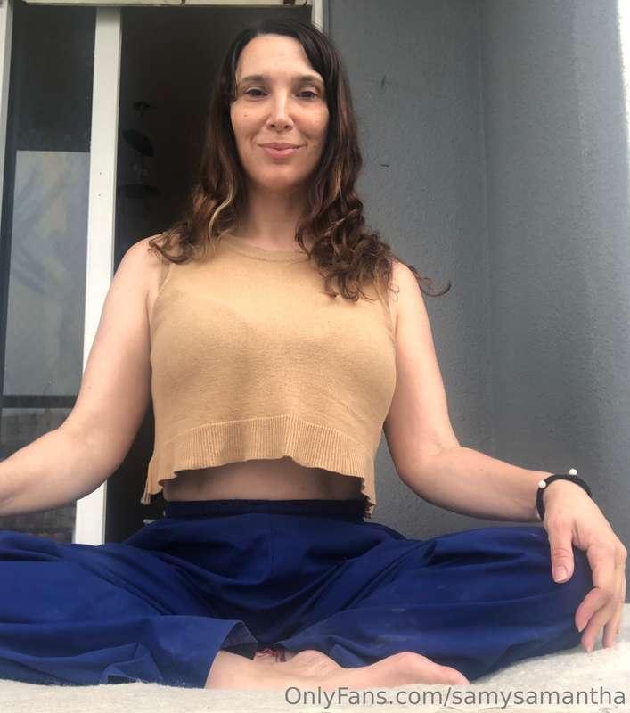 Yoga time ♥️🧘‍♀️
