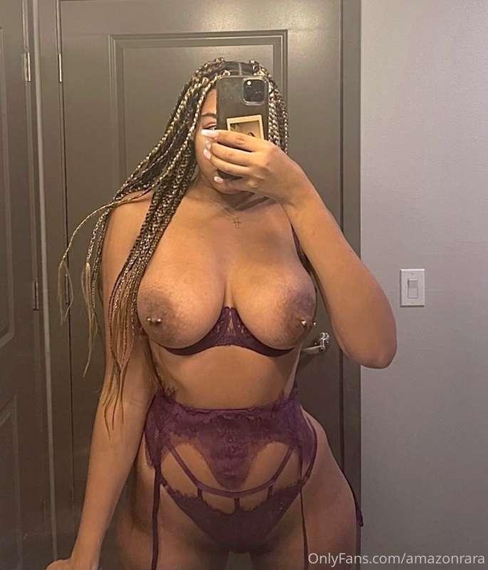 Im bored who coming over?