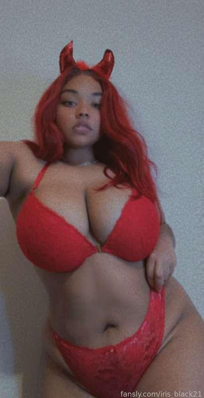 Who’s your favorite succubus? That would be me💋❤️‍🔥