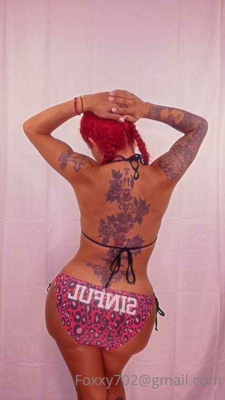 Perfect juicy ass to tempt you today. 😉🍑🤤