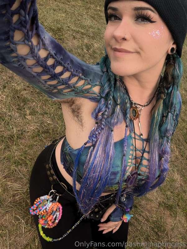 I'm baaaaaack from wakaan 💕 I caught the ol wook flu so I'm ..