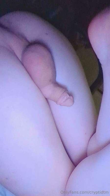 Look at her! she's just chillin! send me money if you want 😋