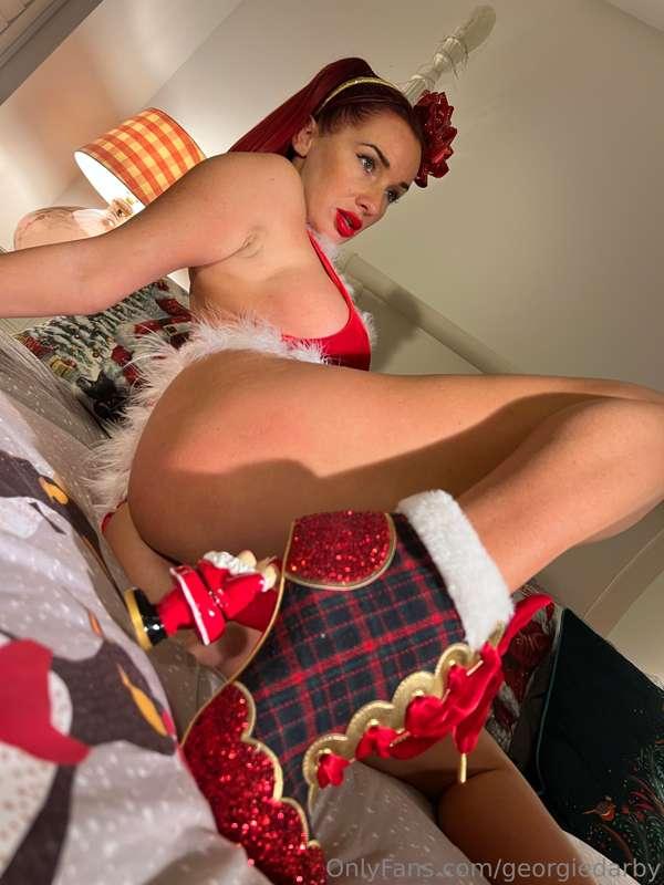 🎄🎁💄🤶🏻🎅🏻 u loving my Christmas content as much as me lol?