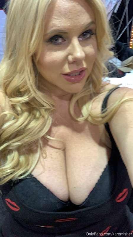 Happy Fathers Day, to all the sexy daddies 😘😍