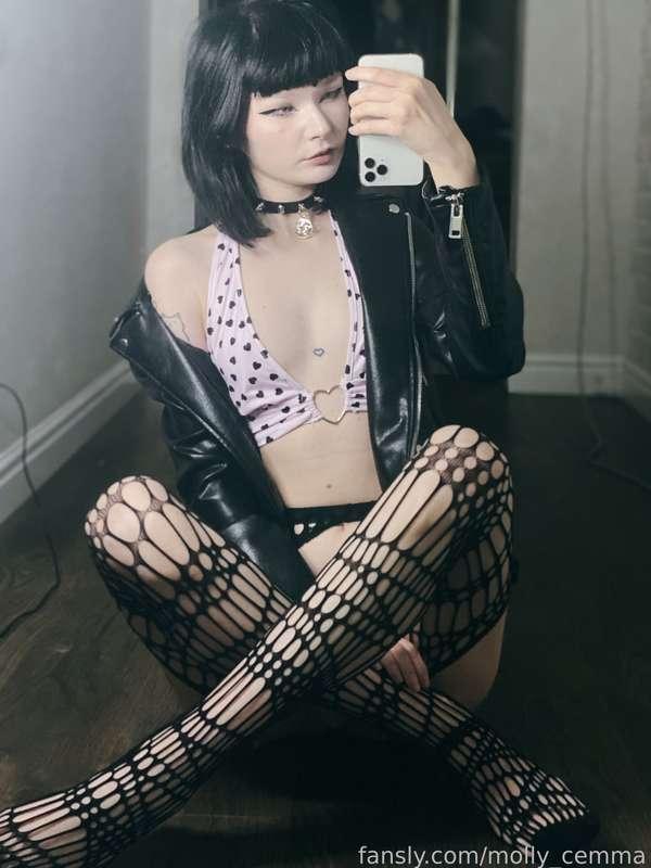 molly_cemma image #4