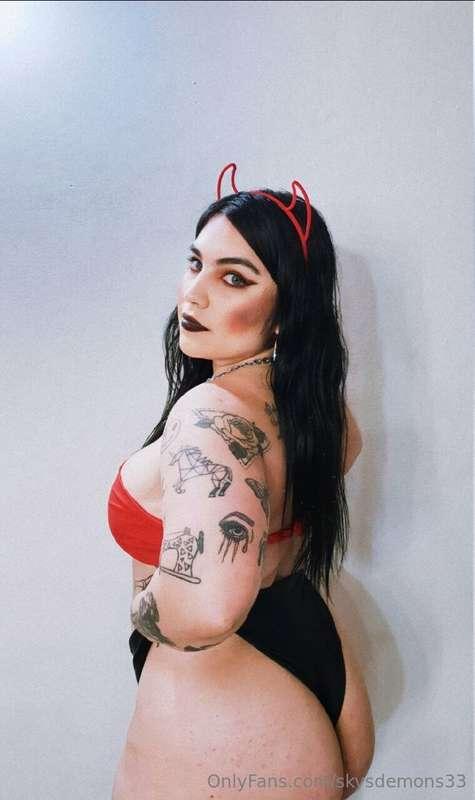 𝙀𝙣𝙟𝙤𝙮 𝙃𝙖𝙡𝙡𝙤𝙬𝙚𝙚𝙣 𝙖𝙣𝙙 𝙖𝙣𝙮 𝙙𝙖𝙩𝙚 𝙬𝙞𝙩𝙝 𝙩𝙝𝙞𝙨 𝙙𝙚𝙫𝙞𝙡 😈 @sophiebling9..