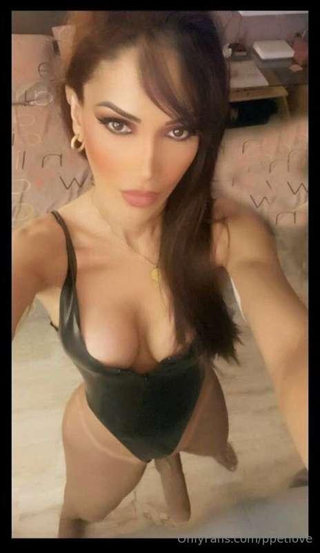 Hey baby Check out my Dominator friend 😈 @camilakardashian s..