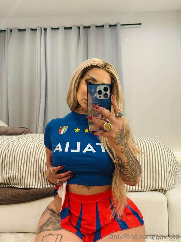WANNA SEE ME BOUNCE ON DICK? 😈I wanna balance on my tippy to..