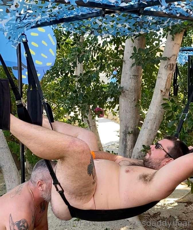 Munching down on @titaniumcubbery beautiful ass on the back ..