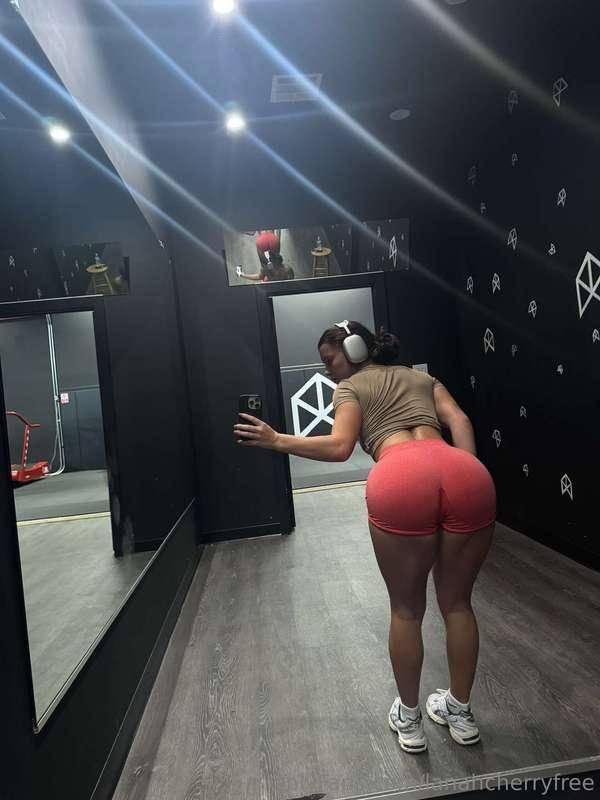 AM I YOUR TYPE? 💘 RATE ME 1-10 💘