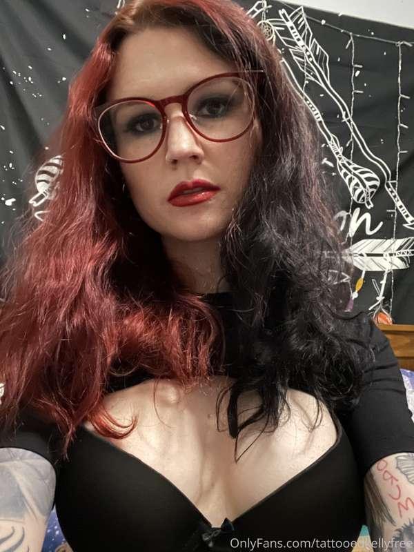 Do you like girls with glasses?