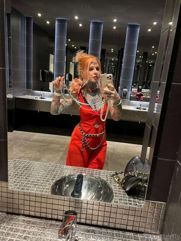 Hello and welcome to my account I'm a little colorful and cr..