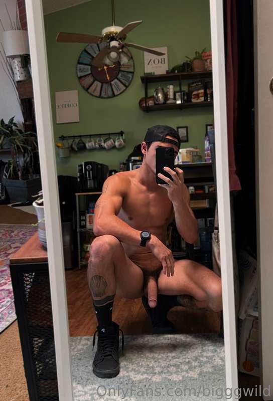 What’s up bro 😜 Who doesn’t like boy in a backwards hat with..