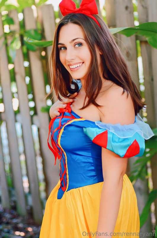 Did you see Snow White in your DM's today? 😉