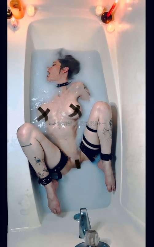 ⛓️some would say I’m kinda kinky ⛓️💦