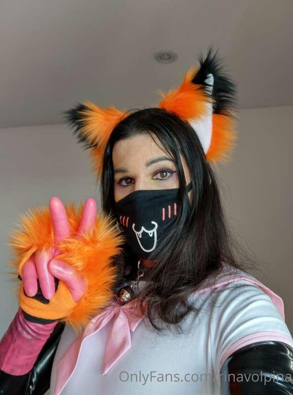 Wanna pet this cute lil' pet foxgirl? Check out my submissio..