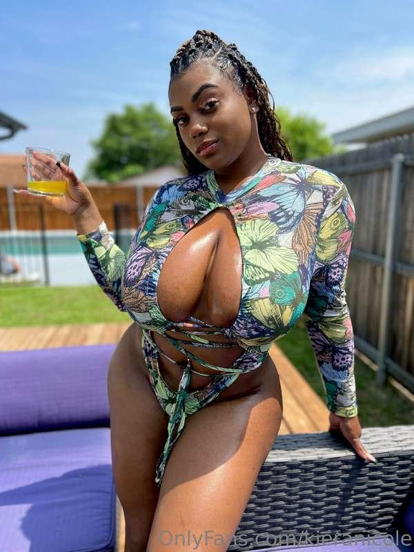 My bday this weekend...you gonna celebrate with me?😏