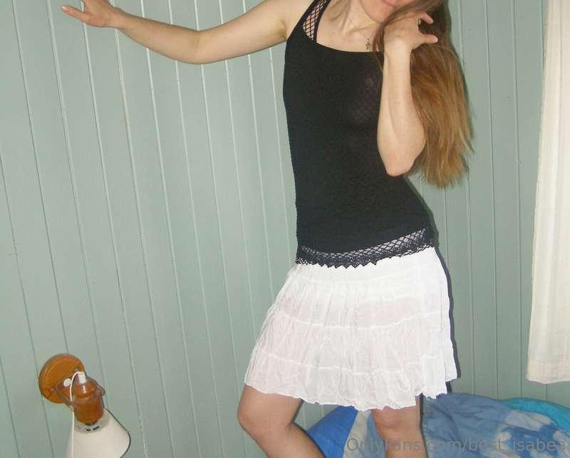 I'm in a romantic mood. Who will caress me?