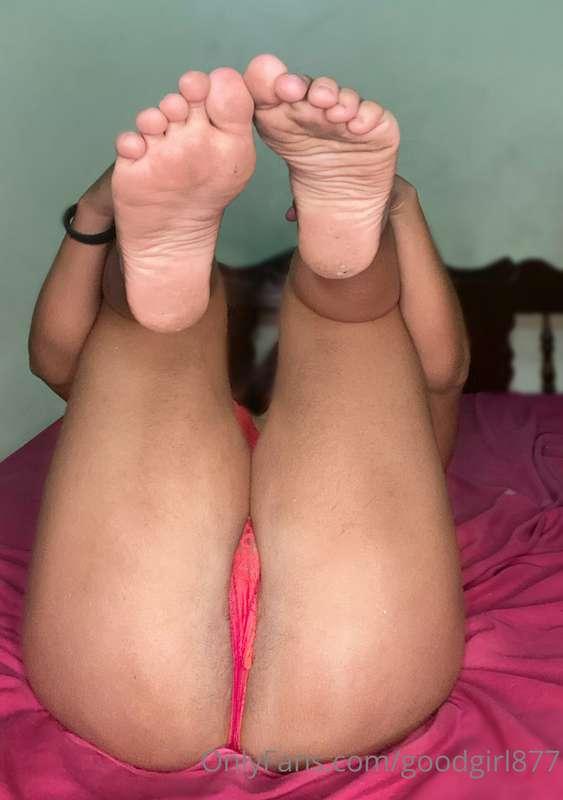 Who likes feet? I love them🦶🏽