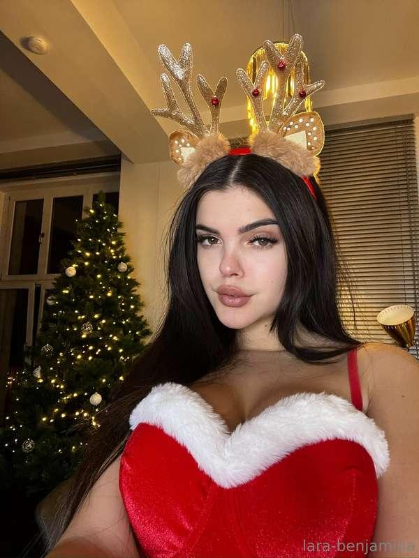 Am I on your wish list? 🥰