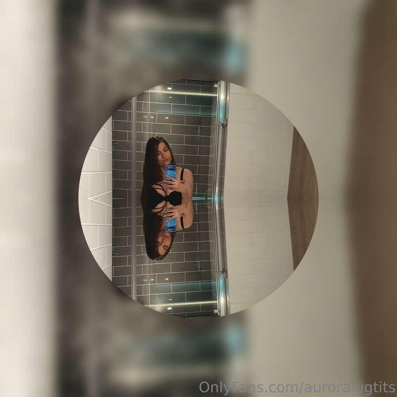 Hi😘😘you ready to watch what I'm doing daddy?😏💦