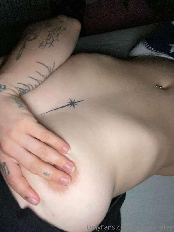 badgalhailey image #0