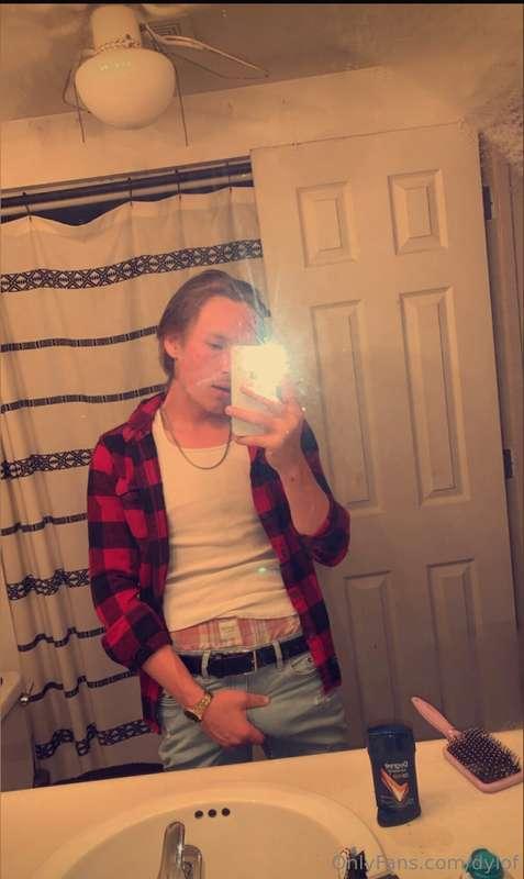 Check out my bro @uknowty , he is hot and post all kinds of ..