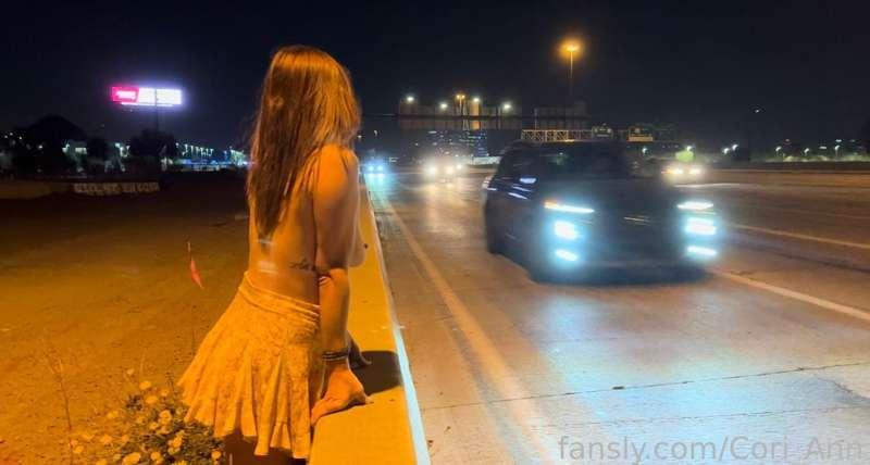 Flashing cars! 💚 would you honk?

#fyp #redhead #tattooed #greeneyes #tits #naturalboobs #boobs #flashing #public #nude #exhibitionist #nudeinpublic