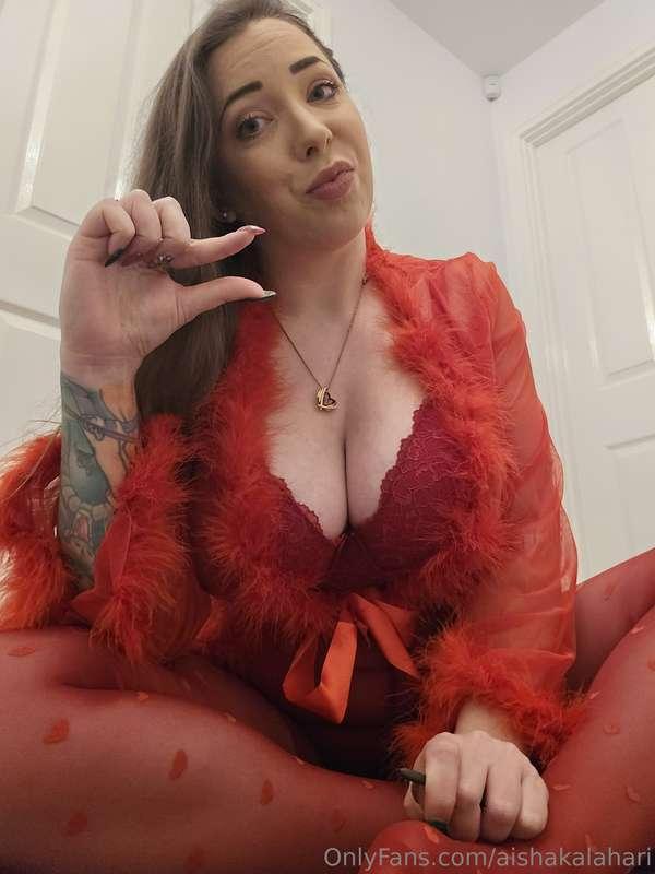 Where are my small dicked cock sucking sluts at? 😏Mistress g..