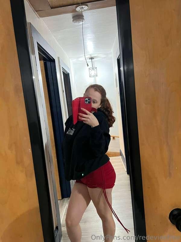 Mirror selfie supremacy. 💋❤️
