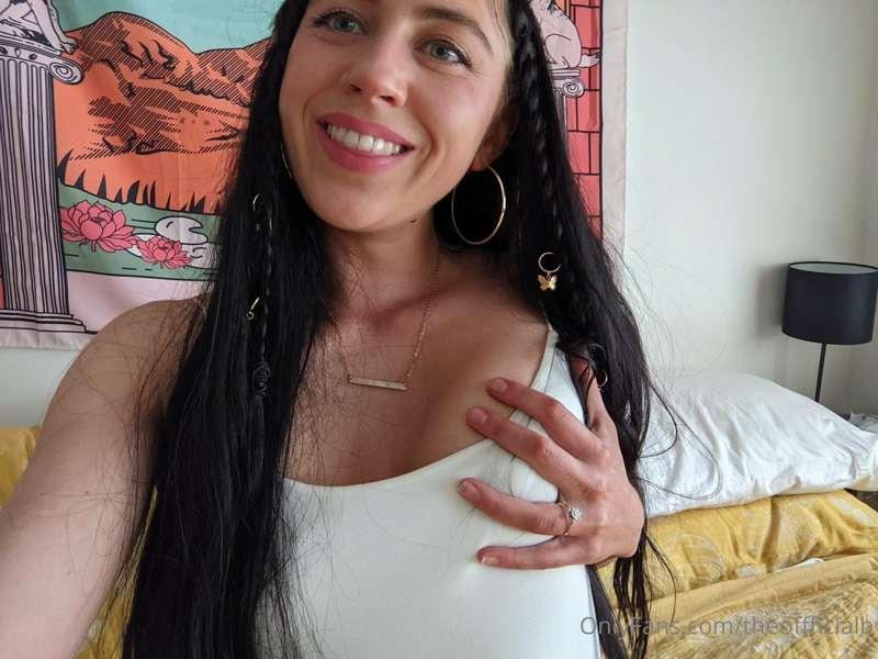 ➡️ To see me pull down this body suit ;)