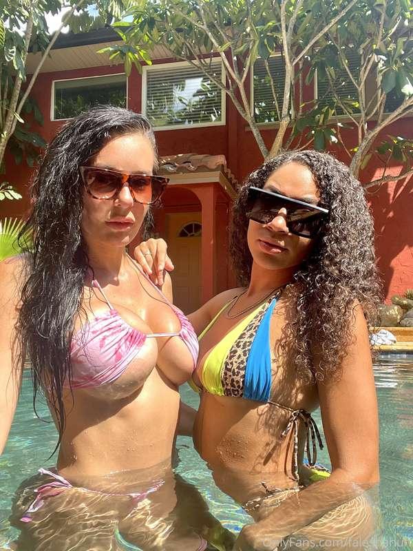 Pool day with my boo @jazzgreen ☀️ Making new content!! DM f..